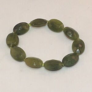 Green Faceted Oval Bead Stretch Bracelet
